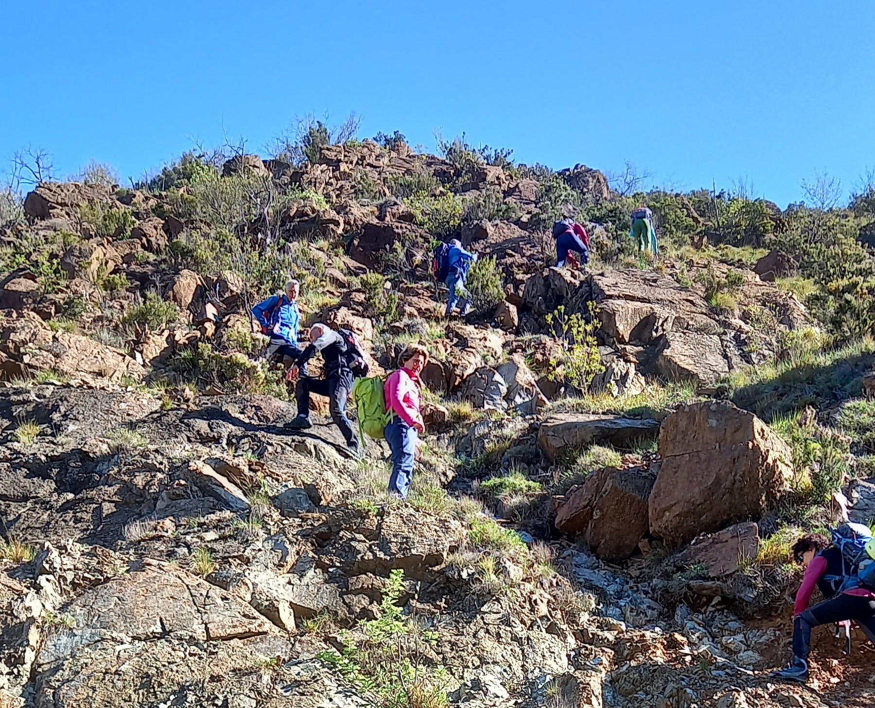 AVVICINAMENTO ALLA MONTAGNA- SECONDA USCITA PRATICA - MONTE TOBBIO  M. 1092 PER CRESTA OVEST